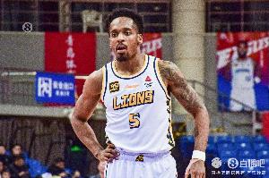 MK体育官方网站-得分能力爆炸！小巴里-布朗出战26分钟 24中14砍全场最高31分！