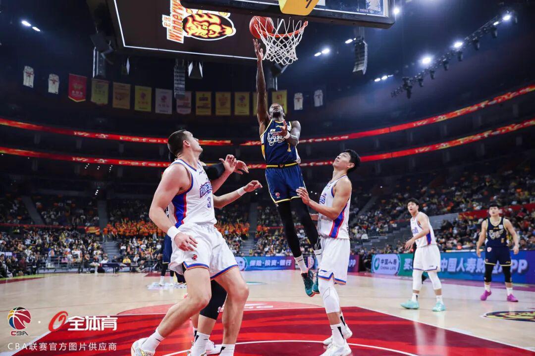 MK体育-末节打破僵局，华南虎主场98-89战胜天津